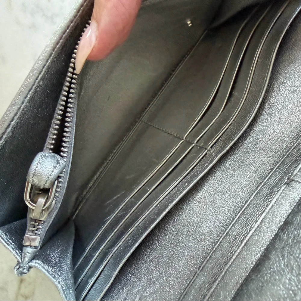 Prada Diagramme metallic long wallet - Picture 5 of 14